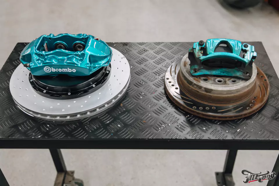 Установили на Toyota Land Cruiser Prado усиленную тормозную систему Brembo